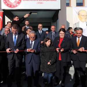 Minister Derya Yanık opened the Barrier-Free Living Care Rehabilitation and Family Counseling Center in Kayseri - fotoğraf 1