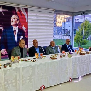 Valimiz Sayın Muammer EROL ve İl Müdürümüz Arif LAÇİN Huzurevi Sakinlerimizle İftarda Bir Araya Geldi - fotoğraf 4