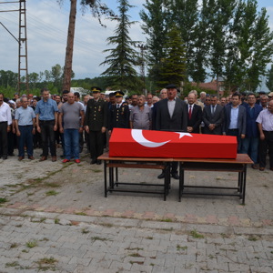 İl Müdürümüz Mahmut ÖZDEMİR, Kore Gazisi İbrahim AYDIN’ın Cenaze Törenine Katıldı - fotoğraf 1