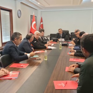 Vali V. Mehmet Bahattin ATÇI Başkanlığında İlimizdeki Depremzede Vatandaşlarımıza İlişkin Genel Değerlendirme Toplantısı Yapıldı - fotoğraf 1
