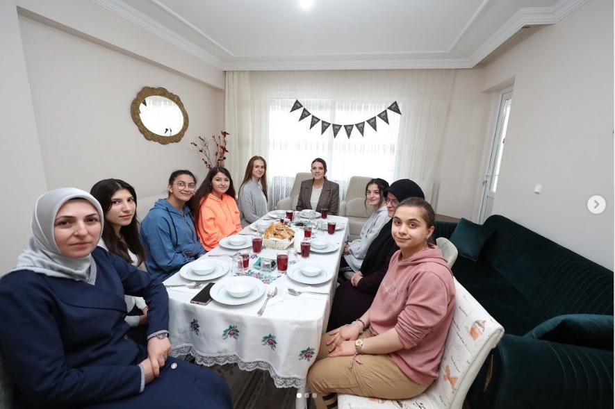 Zeynep Hatun Çocuk Evinde ikamet eden kız çocuklarımızla iftar
