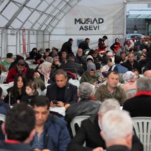 Bakanımız Derya Yanık Kahramanmaraş'ta Depremzedelerle İftarda Bir Araya Geldi - fotoğraf 4
