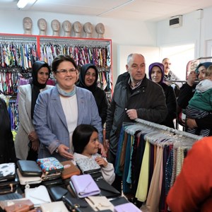 Minister Derya Yanık came together with earthquake survivors at the Iftar dinner in Kahramanmaraş - fotoğraf 5