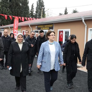 Minister Derya Yanık came together with earthquake survivors at the Iftar dinner in Kahramanmaraş - fotoğraf 8