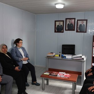 Minister Derya Yanık came together with earthquake survivors at the Iftar dinner in Kahramanmaraş - fotoğraf 14
