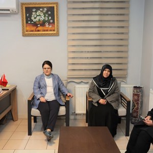 Minister Derya Yanık came together with earthquake survivors at the Iftar dinner in Kahramanmaraş - fotoğraf 21