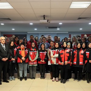 Minister Derya Yanık came together with earthquake survivors at the Iftar dinner in Kahramanmaraş - fotoğraf 9