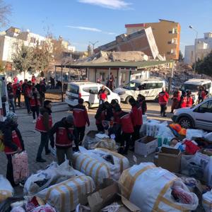 Gelen Yardımların Vatandaşlarımıza Ulaştırılmasını Sağlıyoruz - fotoğraf 2