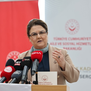 Bakanımız Derya Yanık "100. Yılda Türk Kadını Fotoğraf Sergisi"nin Açılışına Katıldı - fotoğraf 1