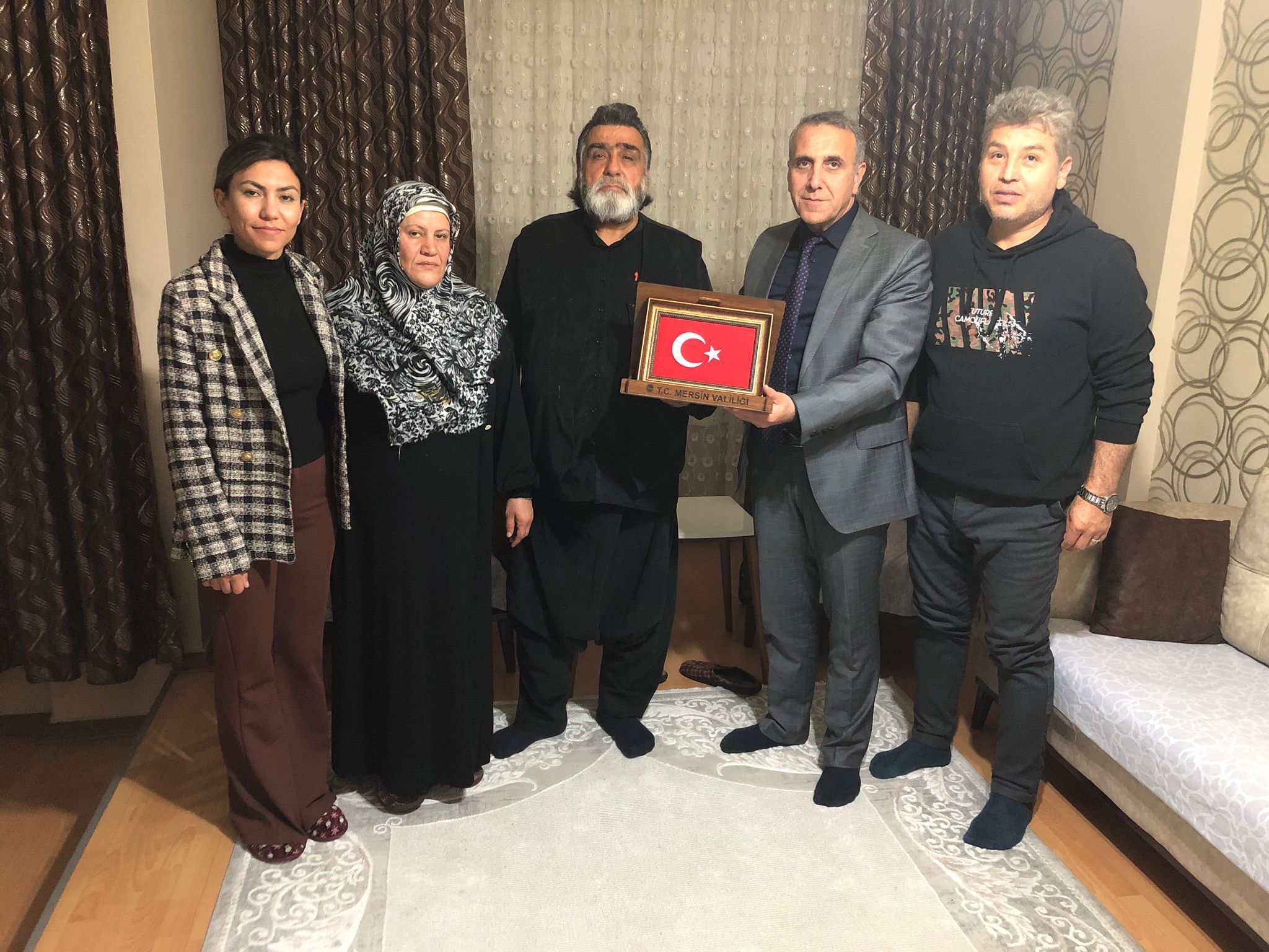 İftar sofrasının bereketini kahraman şehidimiz Harun Yıldırım'ın kıymetli ailesiyle paylaştık.   #BizBüyükBirAileyizŞehitYakınlarımızlaBirlikteyiz 🇹🇷 - fotoğraf 3