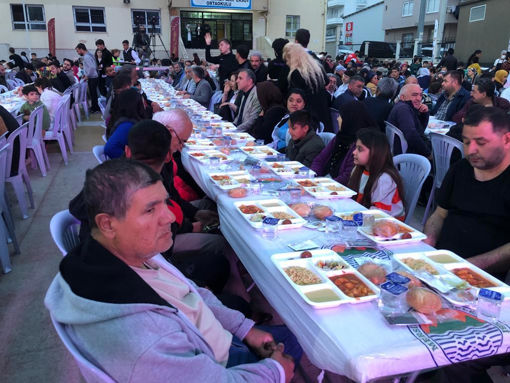Ramazan ayının feyzini ve bereketini yaşadığımız bu güzel akşamda Roman vatandaşlarımızla iftar programında bir araya geldik.  - fotoğraf 2