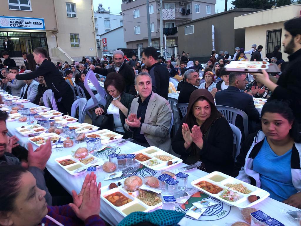 Ramazan ayının feyzini ve bereketini yaşadığımız bu güzel akşamda Roman vatandaşlarımızla iftar programında bir araya geldik.  - fotoğraf 4