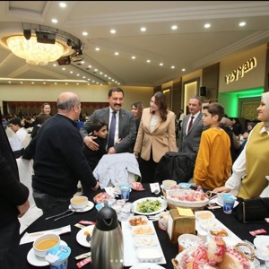 Çocuk Evlerinde Kalan Yavrularımız ve Koruyucu Ailelerle İftarda Buluştuk - fotoğraf 2