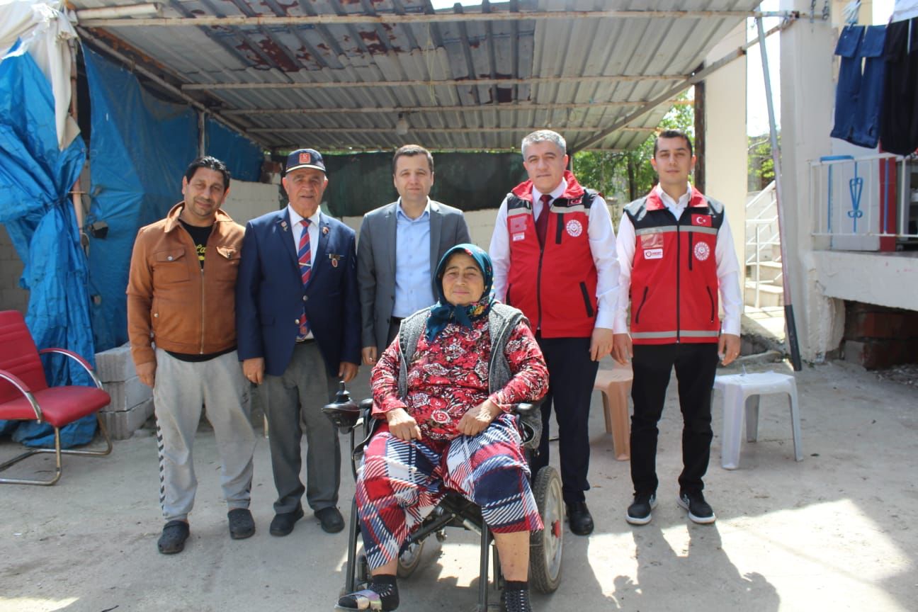 ŞEHİT AİLELERİMİZİ YALNIZ BIRAKMIYORUZ