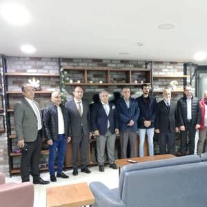 Orman Bölge Müdürlüğü ve DSİ Misafirhanesinde Kalan Depremzede Vatandaşlarimizla İftar Programı - fotoğraf 1