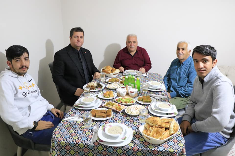 İl Müdürümüz Serdar Demirci, Kahraman Şehidimiz Jandarma Uzman Çavuş Fırat Kılıç’ın ailesi ile iftarda bir araya geldi.
