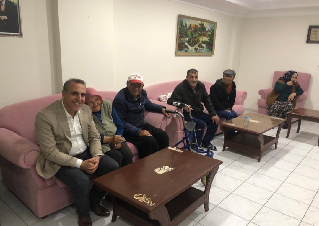 Ramazan ayının huzurunu doyasıya hissettiğimiz bereketli iftar sofrasında,il müdürümüzün katılımıyla geleceğimize ışık tutan asırlık çınarlarımızla bir araya geldik.  - fotoğraf 4