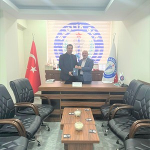 İl Müdürümüz Serdar Demirci’ den, Sağlık-Sen Erzincan Şube Başkanı Halil İbrahim İçoğlu’na ziyaret. - fotoğraf 1