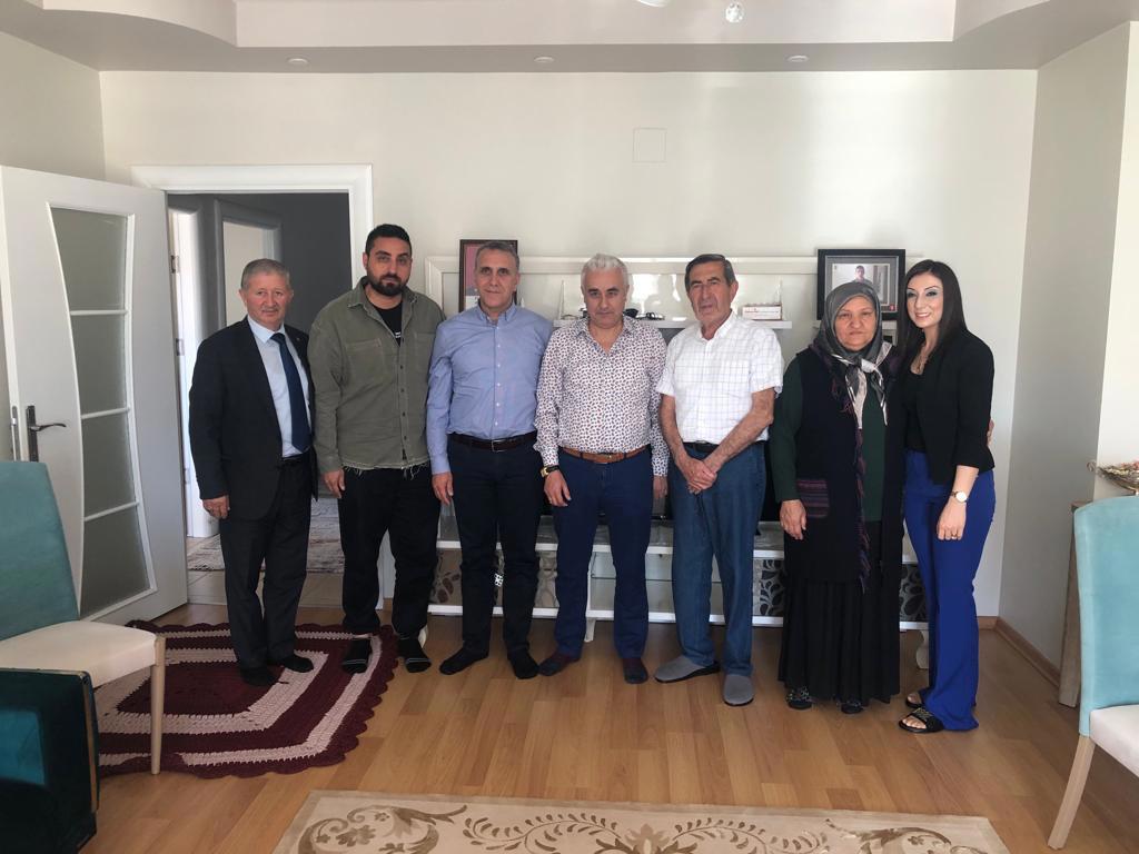 #RamazanBayramı'nda vali yardımcımız ve il müdürümüzle Şehit Pilot Üsteğmen Fikri Dilsiz'in kıymetli ailesini ve Kahraman Gazimiz J.Uzm.Çvş.Mustafa Tilaver'i ziyaret ederek bayramlaştık. Aziz şehitlerimizin ruhları şad olsun.  - fotoğraf 3