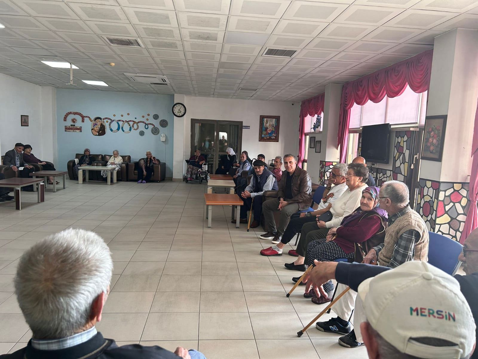 #RamazanBayramı'nda büyüklerimizi il müdürümüzle ziyaret ederek hayır dualarını aldık.Büyüklerimize sağlıklı bir ömür diliyoruz.   📍 Erdemli Yaşlı Bakım ve Rehabilitasyon Merkezi  - fotoğraf 1