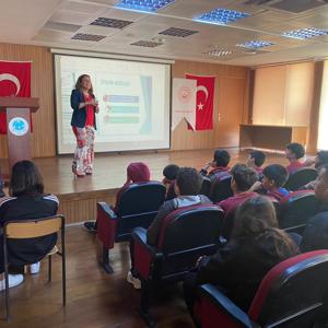 #MezitliSHM, Mezitli Ulaştırma Hizmetleri Mesleki ve Teknik Anadolu Lisesi öğrencilerine " Öfke kontrolü ve Akran Zorbalığı" konulu eğitim verdi. - fotoğraf 2