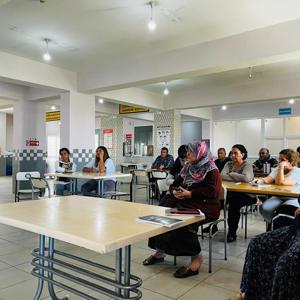 #ToroslarSHM, Çağdaşkent Anadolu Lisesi Pansiyonunda kalan afetzede ailelerimize ''Travma Sonrası Stres Bozukluğu,İlk Yardımın Temelleri, Problem Çözme Becerisi'' konularında eğitim verdi. - fotoğraf 3