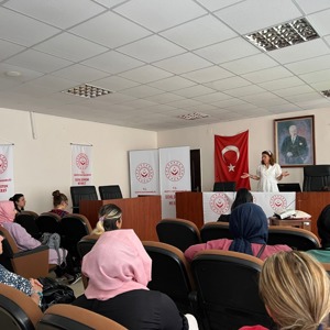 #MezitliSHM, Aile Destek Merkezi'mizde "Türkiye'de Kadın" konulu eğitim düzenlemiştir. - fotoğraf 3