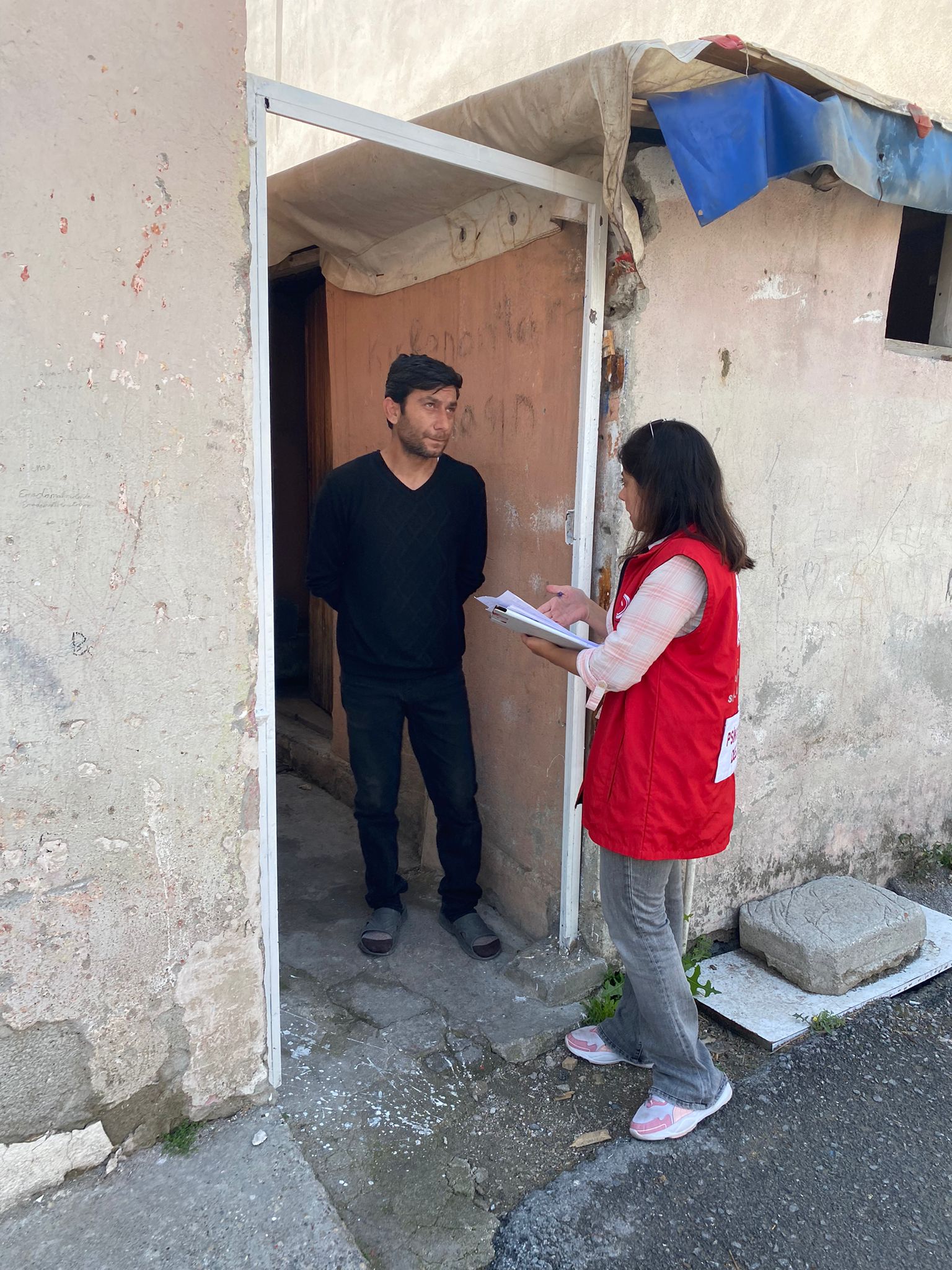 #ASDEP ekiplerimizle, vatandaşlarımızı sosyal hizmet modellerimizden yararlandırıyor, gerektiğinde diğer kamu hizmetlerinden faydalanmalarını sağlıyoruz.