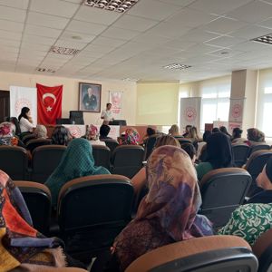 #MezitliSHM, Aile Destek ve Sosyal Dayanışma Merkezlerinde "Aile ve İnternet" konulu eğitim verdi. - fotoğraf 2