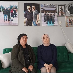 Vatan, millet,bayrak uğruna gözünü kırpmadan canını veren aziz şehitlerimizin baş tacı annelerini,il müdürümüz ve il müdür yardımcılarımızla ziyaret ederek #AnnelerGünü'nü kutladık.  - fotoğraf 3
