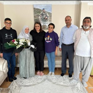 Vatan, millet,bayrak uğruna gözünü kırpmadan canını veren aziz şehitlerimizin baş tacı annelerini,il müdürümüz ve il müdür yardımcılarımızla ziyaret ederek #AnnelerGünü'nü kutladık.  - fotoğraf 4