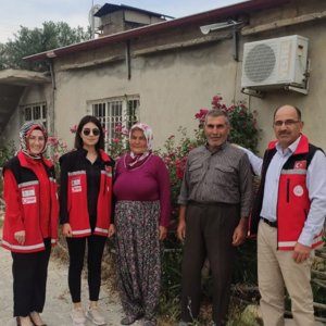 Önlerinde saygı ile eğildiğimiz,ellerine sarıldığımız,şehidini,yavrusunu'Vatan Sağolsun' diyerek karşılayan şehitlerimizin bizlere emaneti kıymetli şehit annelerimizi ziyaret etmeye devam ediyoruz.  - fotoğraf 1