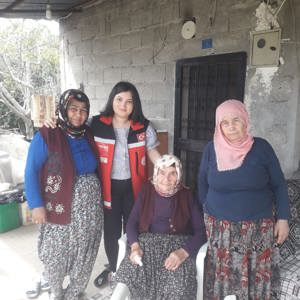#ErdemliSHM, vatan uğruna gözünü kırpmadan canını veren aziz şehitlerimizin baş tacı annelerini ziyaret ederek #AnnelerGünü'nü kutladı.  - fotoğraf 2