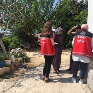 Vatandaşlarımızı sosyal yardım ve sosyal hizmet modellerimizden yararlandırmak,gerektiğinde diğer kamu hizmetlerinden faydalanmalarını sağlamak için hane ziyaretlerimizi aralıksız sürdürüyoruz.  - fotoğraf 3
