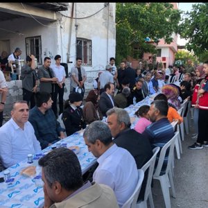 Şırnak Bestler Dereler Bölgesi’nde Şehit olan J.Uzm.Çvş.Serkan Ölmez'in #Tarsus'ta düzenlenen mevlit programına Valimiz Sn.Ali Hamza Pehlivan ile katıldık. Aziz Şehidimize Allah’tan rahmet,ailemize sabır diliyoruz.🇹🇷  - fotoğraf 1