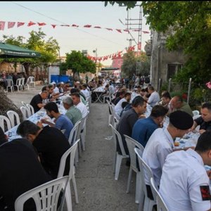 Şırnak Bestler Dereler Bölgesi’nde Şehit olan J.Uzm.Çvş.Serkan Ölmez'in #Tarsus'ta düzenlenen mevlit programına Valimiz Sn.Ali Hamza Pehlivan ile katıldık. Aziz Şehidimize Allah’tan rahmet,ailemize sabır diliyoruz.🇹🇷  - fotoğraf 2