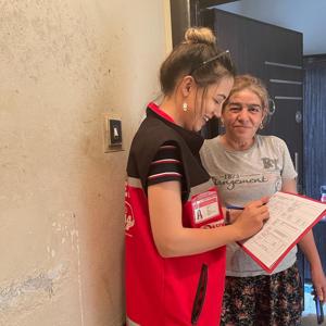 Vatandaşlarımızı sosyal yardım ve sosyal hizmet modellerimizden yararlandırmak,gerektiğinde diğer kamu hizmetlerinden faydalanmalarını sağlamak için hane ziyaretlerimizi aralıksız sürdürüyoruz.  - fotoğraf 1