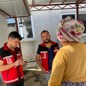 Aralıksız devam ettiğimiz ulusal hane ziyaretlerimizde, vatandaşlarımızı ihtiyaç duydukları hizmet modellerimizden yararlandırıyor,diğer kamu kurumları hakkında rehberlik ve yönlendirme yapıyoruz.   📍 Silifke  - fotoğraf 3