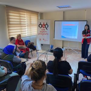 #AkdenizSHM, ilçede bulunan ADEM(Aile Destek Merkezi)'de "Tek Ebeveynli Ailelerin Karşılaştıkları Sorunlar Ve Çözüm Yolları" eğitimi verdi.  - fotoğraf 1