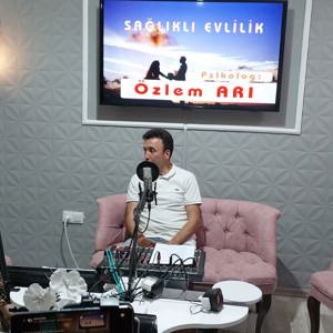 AnamurSHM'den Psikolog Özlem ARI, #AileHaftası kapsamında İlçede yayın yapan Gözde FM'e konuk oldu ve "Sağlıklı Evlilik" konusunu anlattı. - fotoğraf 1