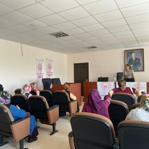 #MezitliSHM, ADEM (Aile Destek Merkezi) ve SODAM (Sosyal Destek Merkezi) kursiyerlerine yönelik ''Çocuk İstismarı ile Mücadele'' konusunda eğitim verdi. - fotoğraf 1