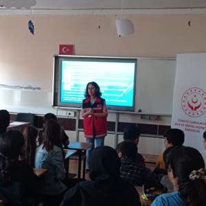 #AnamurSHM, Şehit Sedat Yabalak Ortaokulu öğrencilerine yönelik "Mahremiyet ve Dijital Bağımlılıkla Mücadele" eğitimi verdi. - fotoğraf 2