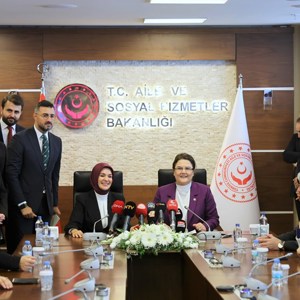 Aile ve Sosyal Hizmetler Bakanımız Göktaş, Görevi Derya Yanık'tan Devraldı - fotoğraf 1