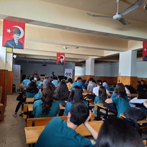 #AnamurSHM,  Cumhuriyet Anadolu Lisesi öğrencilerine ''Evlilik Öncesi Eğitim, Kadına Yönelik Şiddetle Mücadele, Erken Yaşta ve Zorla Evliliklerle Mücadele'' konularında eğitim verdi. - fotoğraf 3