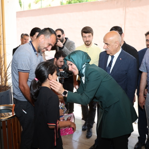 Aile ve Sosyal Hizmetler Bakanımız Mahinur Özdemir Göktaş, İlk Ziyaretini Kahramanmaraş'a Yaptı - fotoğraf 6