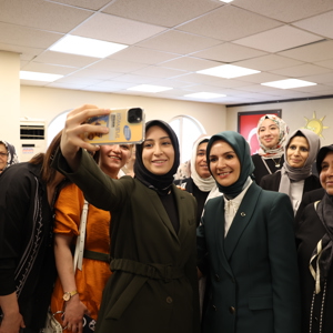 Aile ve Sosyal Hizmetler Bakanımız Mahinur Özdemir Göktaş, İlk Ziyaretini Kahramanmaraş'a Yaptı - fotoğraf 10