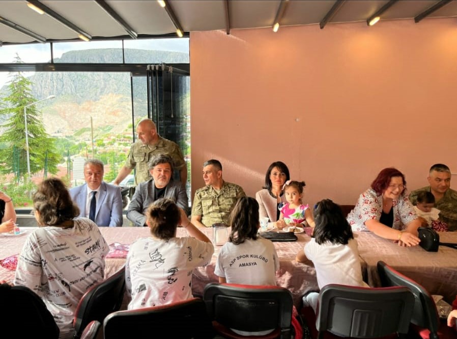 Tugay Komutanımız Sayın Mehmet Fatih ÖREN, Yeşilırmak Çocuk Evleri Sitesi Müdürlüğümüzü ziyaret etti.