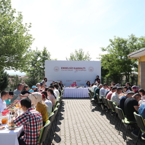 Bakanımız Göktaş, Saray Engelsiz Yaşam Bakım ve Rehabilitasyon Merkezi Sakinleriyle Kahvaltıda Bir Araya Geldi - fotoğraf 2