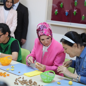Bakanımız Göktaş, Saray Engelsiz Yaşam Bakım ve Rehabilitasyon Merkezi Sakinleriyle Kahvaltıda Bir Araya Geldi - fotoğraf 7