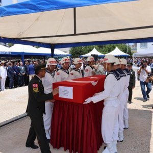Pençe-Kilit Harekatı Bölgesi’nde Şehit olan Kahraman Mehmetçiğimiz  P.Uzm.Çvş.Halil Şahin'i #Erdemli İlçemizde dualarla ebediyete uğurladık.  Aziz şehidimize Allah’tan rahmet,ailemize,milletimize sabır diliyoruz.🇹🇷  - fotoğraf 3
